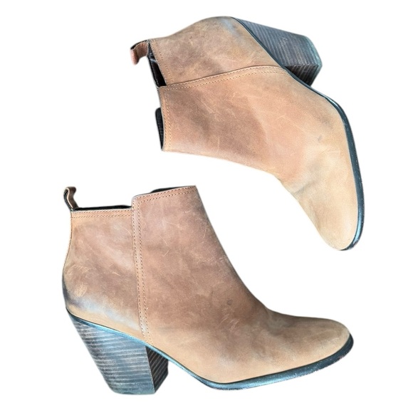 COLE HAAN CHESNEY Chestnut Brown Ankle Boots Size 11B - Picture 1 of 12